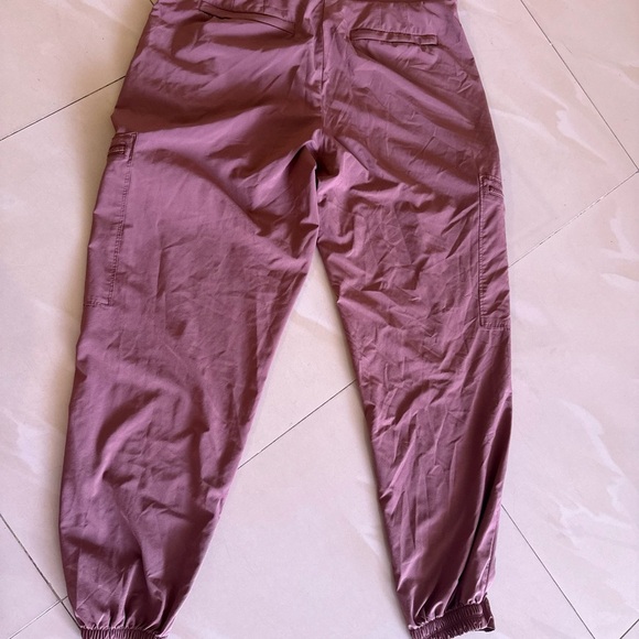 Athleta Venture Jogger Cargo Pant in Hearth Rose Size 8 - Picture 4 of 16